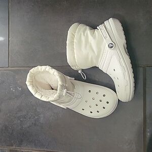 Crocs Classic Lined Neo Puff Boot White Size 7 Women & 5 Men's